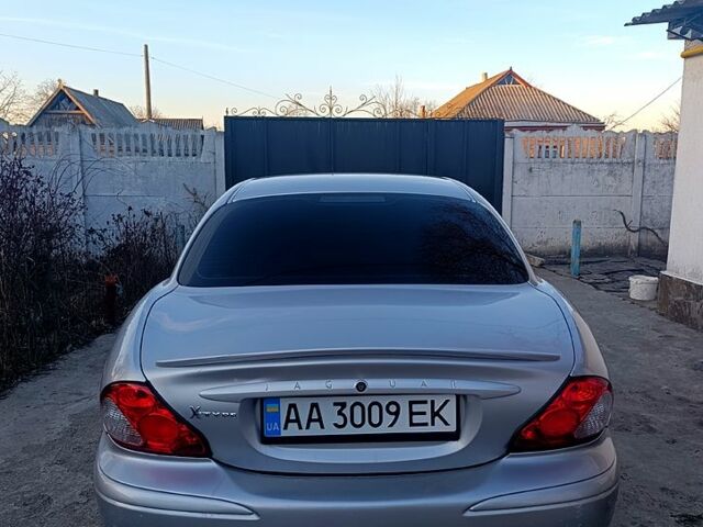 Сірий Ягуар Х-Тайп, об'ємом двигуна 2.1 л та пробігом 217 тис. км за 4500 $, фото 5 на Automoto.ua