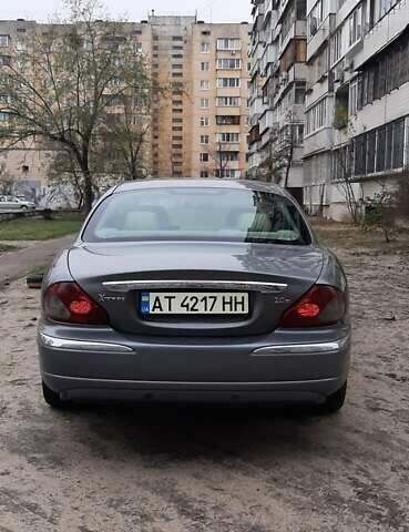 Серый Ягуар Х-Тайп, объемом двигателя 2 л и пробегом 222 тыс. км за 4900 $, фото 9 на Automoto.ua