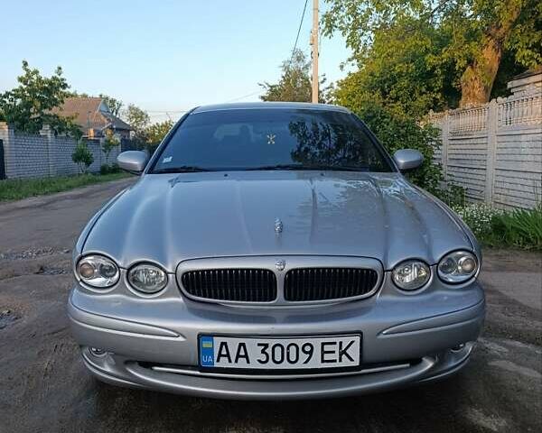 Серый Ягуар Х-Тайп, объемом двигателя 2.1 л и пробегом 218 тыс. км за 5000 $, фото 4 на Automoto.ua