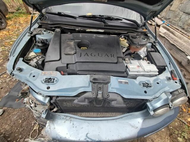 Сірий Ягуар Х-Тайп, об'ємом двигуна 2 л та пробігом 290 тис. км за 2850 $, фото 3 на Automoto.ua