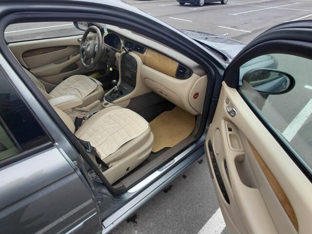 Серый Ягуар Х-Тайп, объемом двигателя 0 л и пробегом 287 тыс. км за 5665 $, фото 6 на Automoto.ua