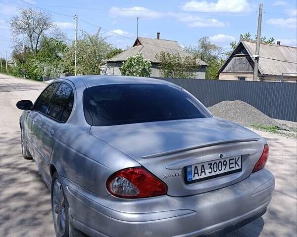 Серый Ягуар Х-Тайп, объемом двигателя 2.1 л и пробегом 218 тыс. км за 5000 $, фото 7 на Automoto.ua