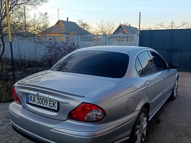 Сірий Ягуар Х-Тайп, об'ємом двигуна 2.1 л та пробігом 217 тис. км за 4500 $, фото 4 на Automoto.ua