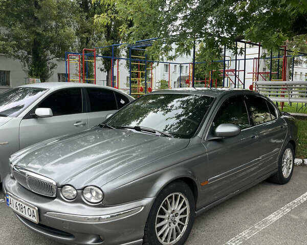 Серый Ягуар Х-Тайп, объемом двигателя 2 л и пробегом 350 тыс. км за 6000 $, фото 1 на Automoto.ua