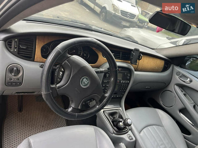Серый Ягуар Х-Тайп, объемом двигателя 2 л и пробегом 350 тыс. км за 6000 $, фото 5 на Automoto.ua
