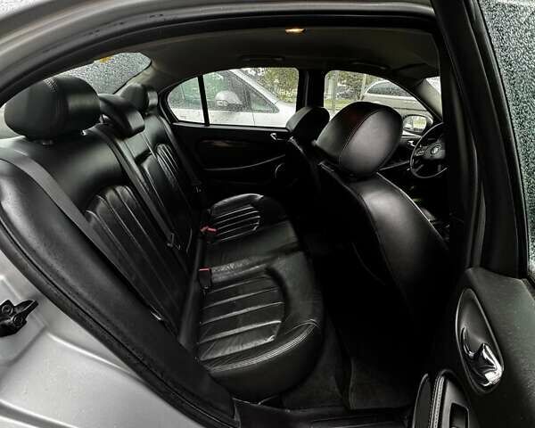 Серый Ягуар Х-Тайп, объемом двигателя 2 л и пробегом 380 тыс. км за 4500 $, фото 16 на Automoto.ua