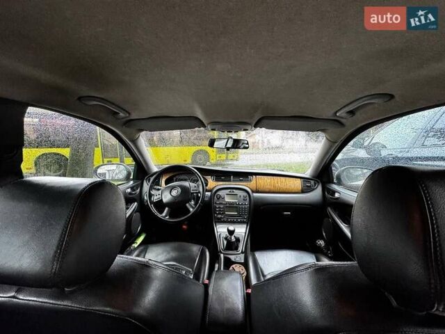 Серый Ягуар Х-Тайп, объемом двигателя 2 л и пробегом 380 тыс. км за 4500 $, фото 14 на Automoto.ua