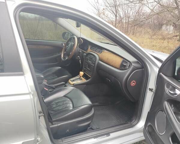 Серый Ягуар Х-Тайп, объемом двигателя 2.5 л и пробегом 299 тыс. км за 5200 $, фото 10 на Automoto.ua