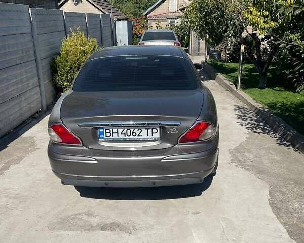 Сірий Ягуар Х-Тайп, об'ємом двигуна 2.1 л та пробігом 201 тис. км за 5800 $, фото 1 на Automoto.ua