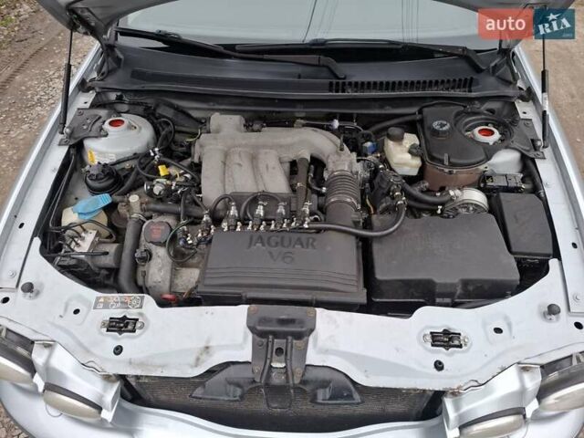 Серый Ягуар Х-Тайп, объемом двигателя 2.5 л и пробегом 242 тыс. км за 5700 $, фото 25 на Automoto.ua