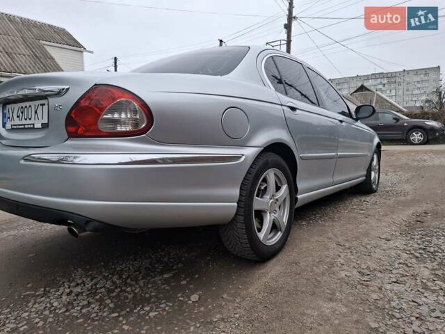 Серый Ягуар Х-Тайп, объемом двигателя 2.5 л и пробегом 242 тыс. км за 5700 $, фото 3 на Automoto.ua