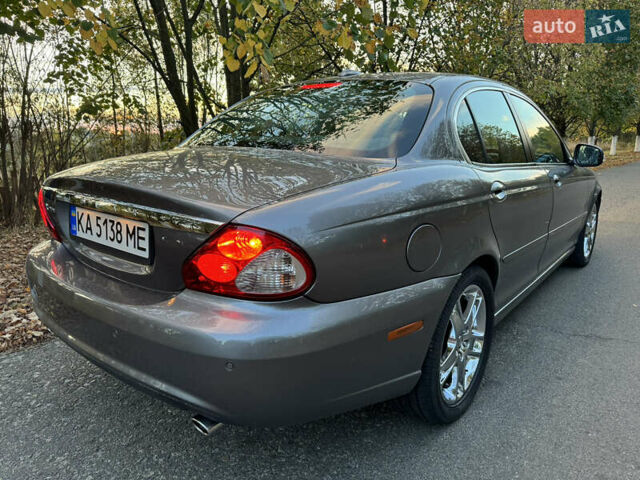 Серый Ягуар Х-Тайп, объемом двигателя 2.5 л и пробегом 80 тыс. км за 12500 $, фото 2 на Automoto.ua