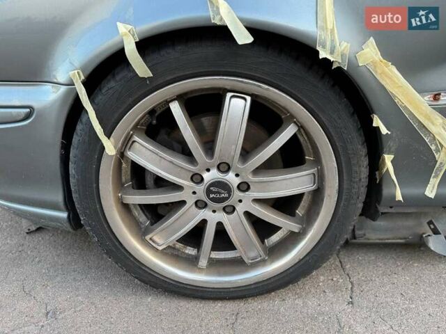 Серый Ягуар Х-Тайп, объемом двигателя 2 л и пробегом 200 тыс. км за 3500 $, фото 23 на Automoto.ua