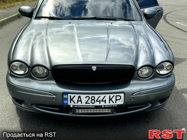 Серый Ягуар Х-Тайп, объемом двигателя 2 л и пробегом 330 тыс. км за 4500 $, фото 5 на Automoto.ua