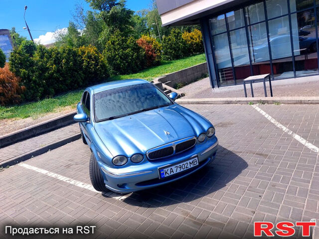 Синий Ягуар Х-Тайп, объемом двигателя 2.1 л и пробегом 203 тыс. км за 5300 $, фото 3 на Automoto.ua