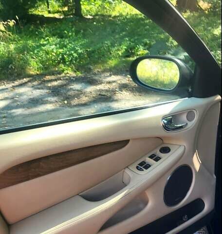 Синий Ягуар Х-Тайп, объемом двигателя 2 л и пробегом 168 тыс. км за 4000 $, фото 3 на Automoto.ua