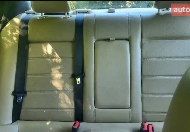 Синий Ягуар Х-Тайп, объемом двигателя 2 л и пробегом 168 тыс. км за 4000 $, фото 2 на Automoto.ua