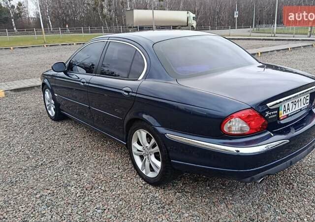 Синий Ягуар Х-Тайп, объемом двигателя 2.5 л и пробегом 114 тыс. км за 6000 $, фото 6 на Automoto.ua