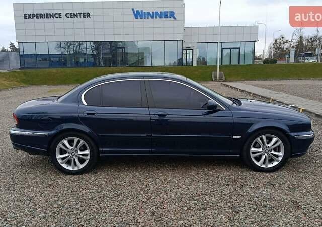 Синий Ягуар Х-Тайп, объемом двигателя 2.5 л и пробегом 114 тыс. км за 6000 $, фото 3 на Automoto.ua