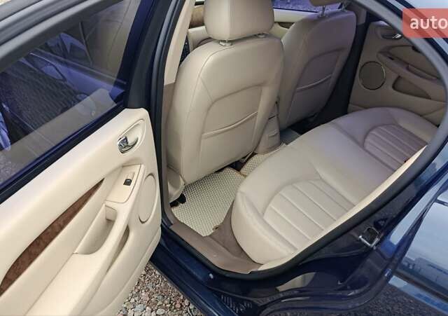 Синий Ягуар Х-Тайп, объемом двигателя 2.5 л и пробегом 114 тыс. км за 6000 $, фото 11 на Automoto.ua