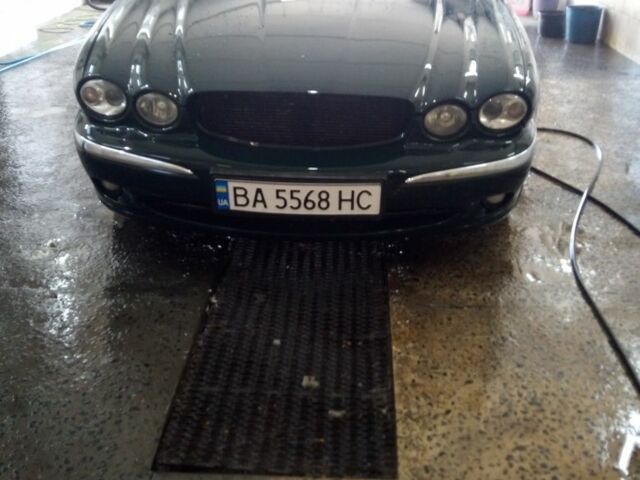 Зеленый Ягуар Х-Тайп, объемом двигателя 2 л и пробегом 307 тыс. км за 3210 $, фото 1 на Automoto.ua