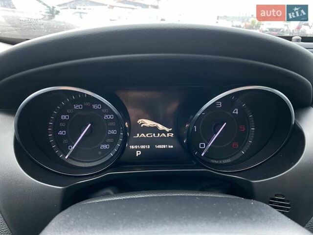 Белый Ягуар XE, объемом двигателя 2 л и пробегом 145 тыс. км за 13400 $, фото 12 на Automoto.ua