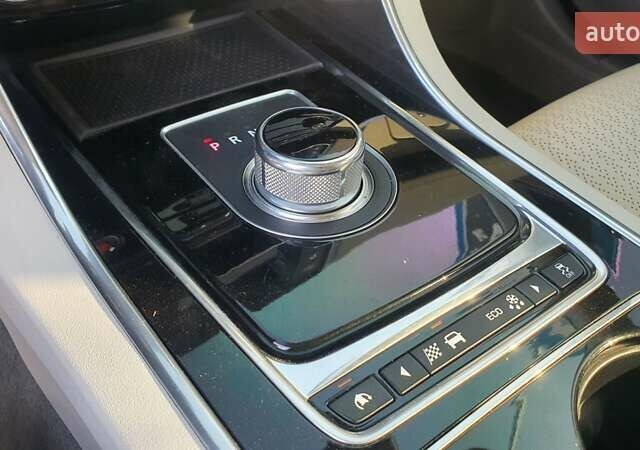 Білий Ягуар XE, об'ємом двигуна 2 л та пробігом 180 тис. км за 16500 $, фото 18 на Automoto.ua