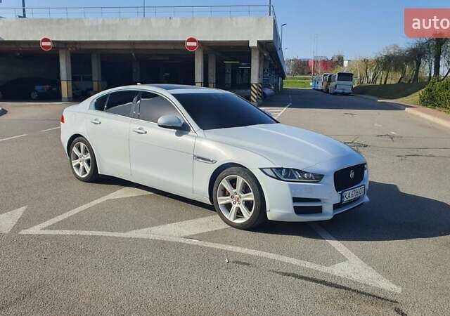 Білий Ягуар XE, об'ємом двигуна 2 л та пробігом 180 тис. км за 16500 $, фото 7 на Automoto.ua