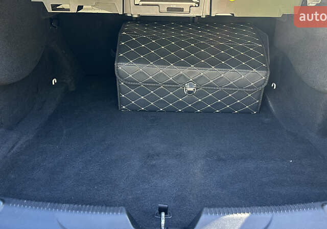 Белый Ягуар XE, объемом двигателя 2 л и пробегом 115 тыс. км за 14500 $, фото 16 на Automoto.ua