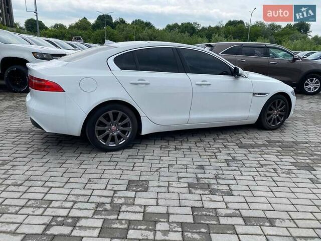 Белый Ягуар XE, объемом двигателя 2 л и пробегом 145 тыс. км за 13400 $, фото 6 на Automoto.ua