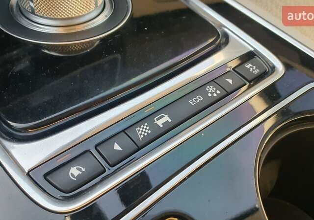 Білий Ягуар XE, об'ємом двигуна 2 л та пробігом 180 тис. км за 16500 $, фото 24 на Automoto.ua