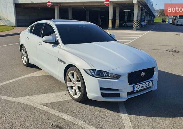 Білий Ягуар XE, об'ємом двигуна 2 л та пробігом 180 тис. км за 16500 $, фото 1 на Automoto.ua
