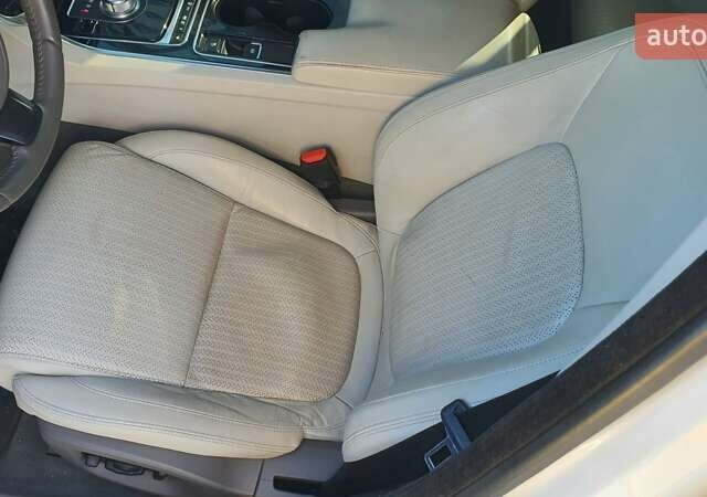 Білий Ягуар XE, об'ємом двигуна 2 л та пробігом 180 тис. км за 16500 $, фото 20 на Automoto.ua