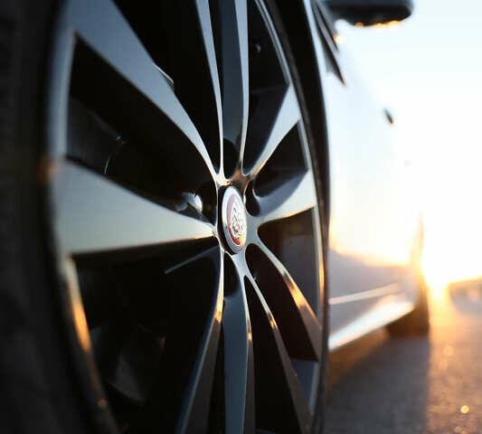 Белый Ягуар XE, объемом двигателя 2 л и пробегом 136 тыс. км за 19000 $, фото 13 на Automoto.ua