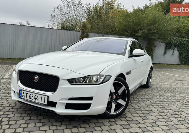 Белый Ягуар XE, объемом двигателя 2 л и пробегом 137 тыс. км за 16950 $, фото 7 на Automoto.ua