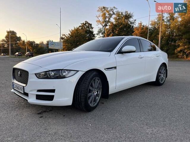 Белый Ягуар XE, объемом двигателя 2 л и пробегом 68 тыс. км за 16700 $, фото 27 на Automoto.ua