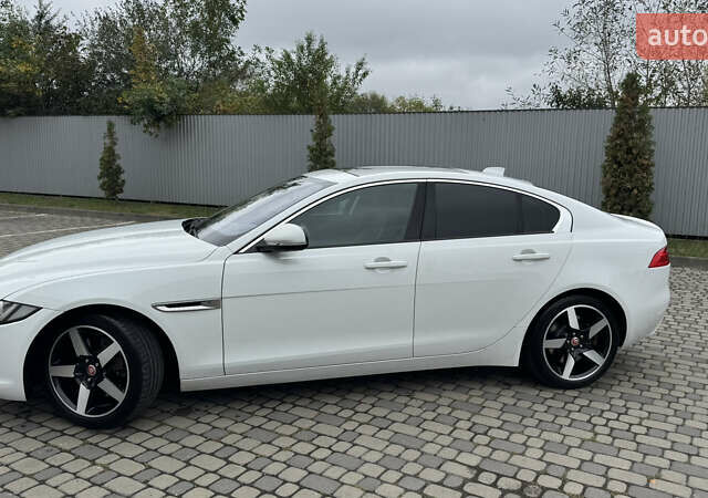 Белый Ягуар XE, объемом двигателя 2 л и пробегом 137 тыс. км за 16950 $, фото 10 на Automoto.ua