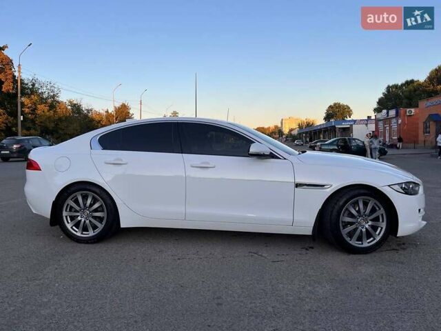 Белый Ягуар XE, объемом двигателя 2 л и пробегом 68 тыс. км за 16700 $, фото 30 на Automoto.ua