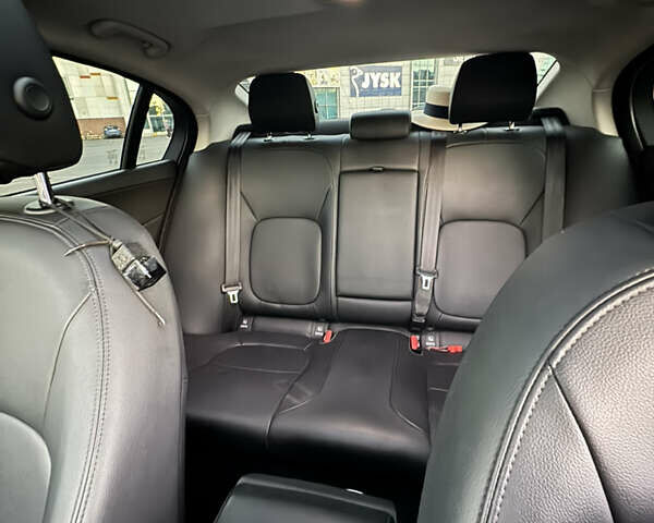 Белый Ягуар XE, объемом двигателя 2 л и пробегом 100 тыс. км за 15500 $, фото 18 на Automoto.ua