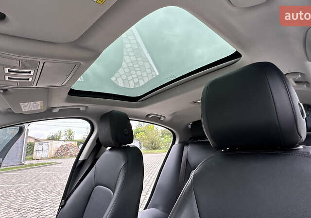 Белый Ягуар XE, объемом двигателя 2 л и пробегом 137 тыс. км за 16950 $, фото 47 на Automoto.ua