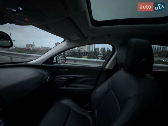 Белый Ягуар XE, объемом двигателя 2 л и пробегом 57 тыс. км за 14500 $, фото 17 на Automoto.ua