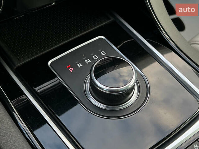 Белый Ягуар XE, объемом двигателя 2 л и пробегом 82 тыс. км за 14300 $, фото 19 на Automoto.ua