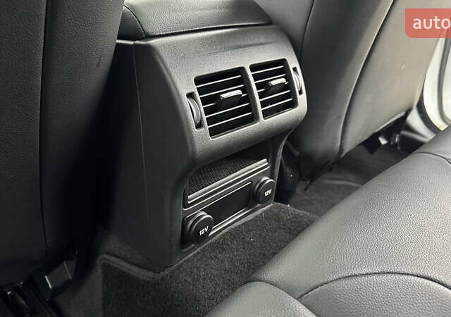 Белый Ягуар XE, объемом двигателя 2 л и пробегом 137 тыс. км за 16950 $, фото 40 на Automoto.ua