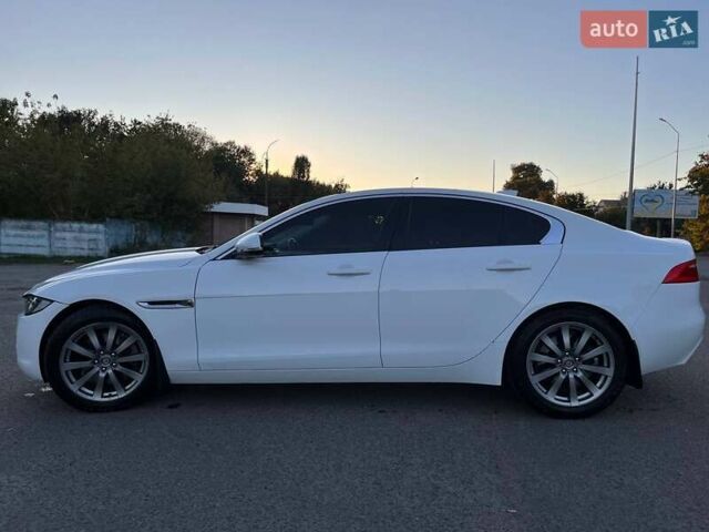 Белый Ягуар XE, объемом двигателя 2 л и пробегом 68 тыс. км за 16700 $, фото 17 на Automoto.ua