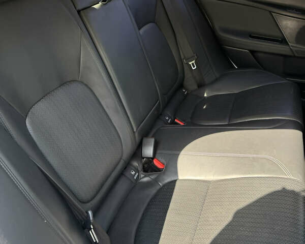 Белый Ягуар XE, объемом двигателя 2 л и пробегом 197 тыс. км за 15700 $, фото 5 на Automoto.ua