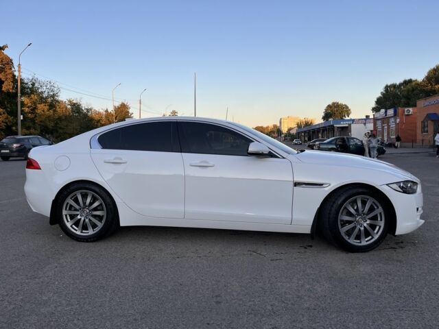Ягуар XE 2016 у Києві на Automoto.ua Білий Ягуар XE, об'ємом двигуна 2 л та пробігом 72 тис. км за 16900 $, фото 1 на Automoto.ua