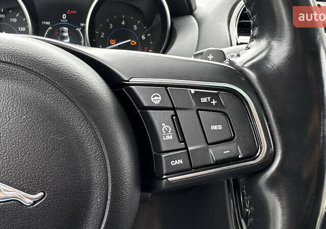 Белый Ягуар XE, объемом двигателя 2 л и пробегом 137 тыс. км за 16950 $, фото 61 на Automoto.ua