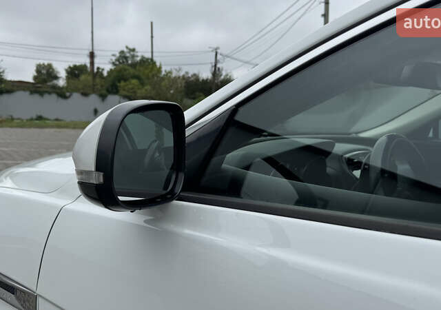 Белый Ягуар XE, объемом двигателя 2 л и пробегом 137 тыс. км за 16950 $, фото 20 на Automoto.ua