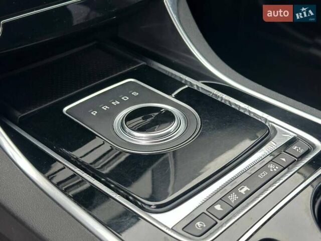 Білий Ягуар XE, об'ємом двигуна 0 л та пробігом 89 тис. км за 11300 $, фото 16 на Automoto.ua