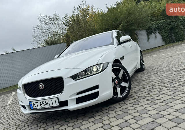 Белый Ягуар XE, объемом двигателя 2 л и пробегом 137 тыс. км за 16950 $, фото 6 на Automoto.ua